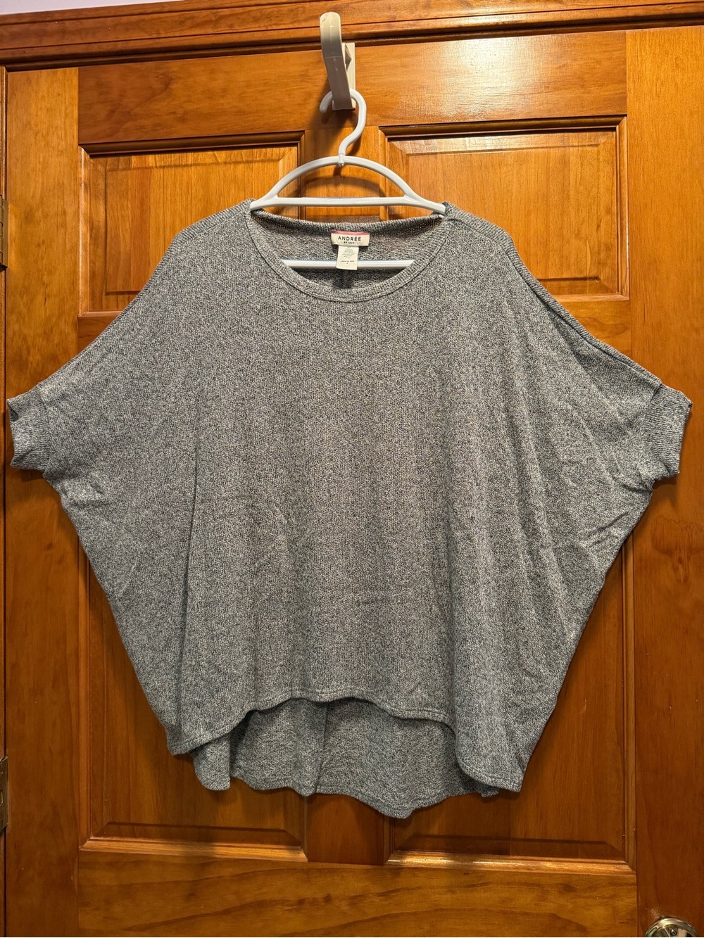 ANDREE BY UNIT Heather Gray Batwing Knit Top